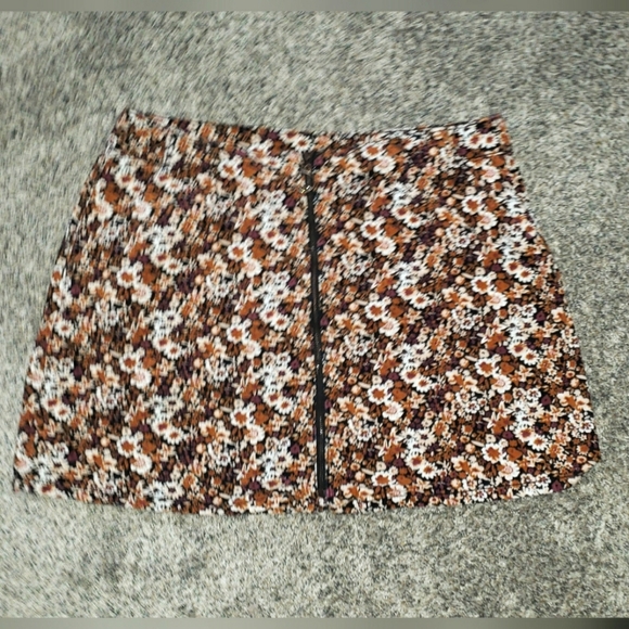 Arizona Jean Co| Floral Retro Corduroy Skirt with Zipper and Pockets - Picture 1 of 5